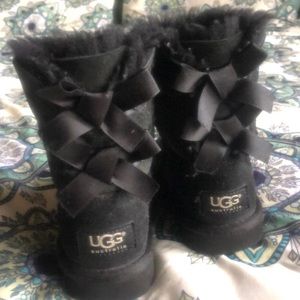 UGG Bailey Bow boot size 9